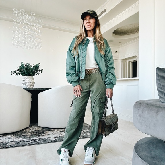 Meet your Posher, Michelle - Picture 3 of 10